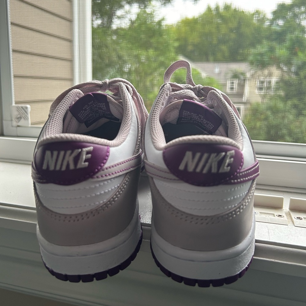 EUC Nike Dunk Low - Picture 10 of 10